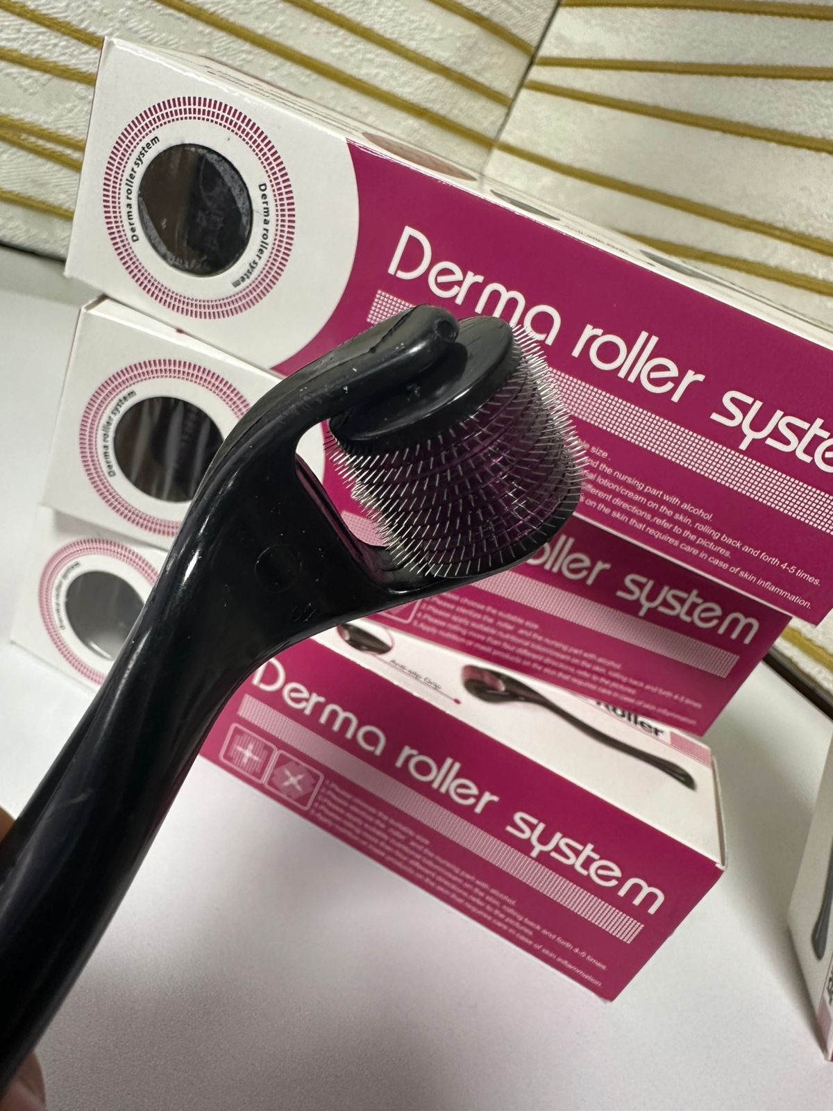 Derma Roller 540 Microagujas | Estimula Colágeno y Regenera tu Piel